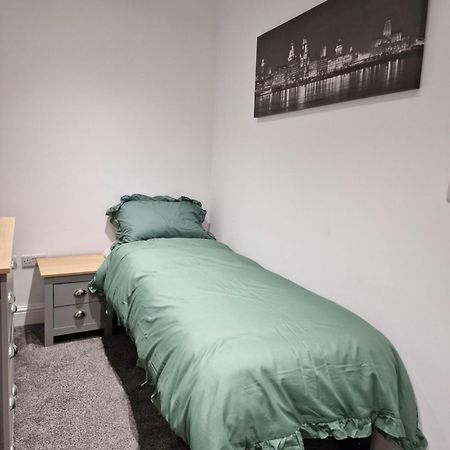 Beautiful Single Bedroom Liverpool Exteriör bild